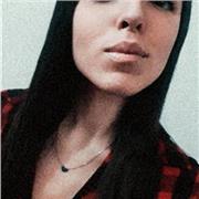 Ragazza diplomata in lingue e dalla miglior conoscenza approfondita durante il percorso universitario, offre ripetizioni e lezioni di Lingua italiana, inglese, francese e spagnola